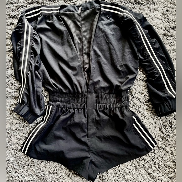 NWOT FREE PEOPLE MOVEMENT ONESIE LONG SLEEVE TRACK SUIT SIZE M - Picture 2 of 8